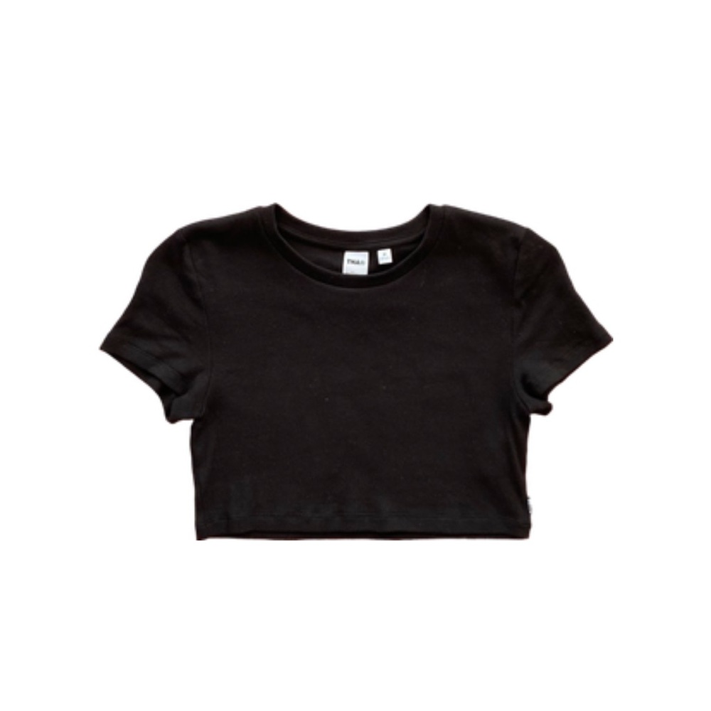 Tna Aritzia cropped short sleeve top, black, size medium, baby tee